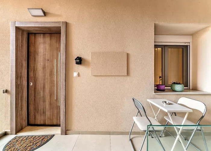 Kia's Retreat La Canea